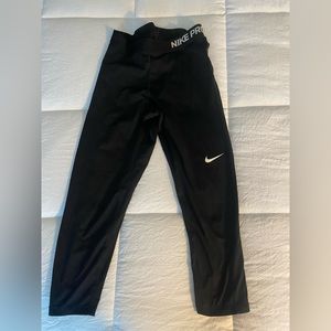 Black Nike Pro Capri